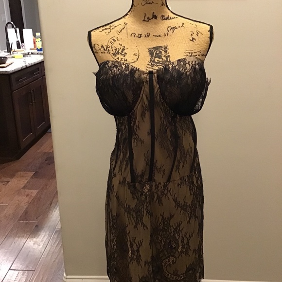Fashion Nova Dresses & Skirts - NWT, Fashion Nova, size 2X beautiful lace with body matching linen, gorgeous